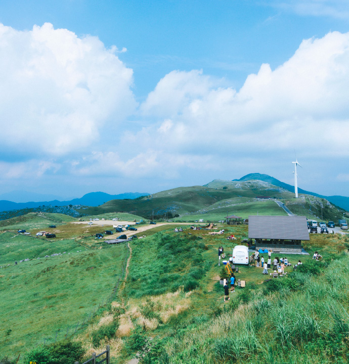 自転車なら、気の向くままに自然のなかへ飛び出せる。