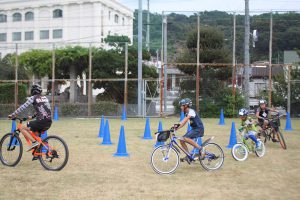 慣れてきたら、隊列を組んで周回コースを回ります