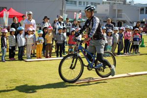 まっすぐ進んできちんと止まる、先生による基本のお手本