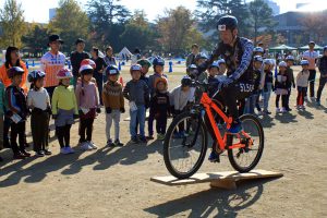 先生みたいにかっこよく自転車に乗りたい！