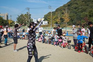 走る前に、左右の確認とブレーキの練習