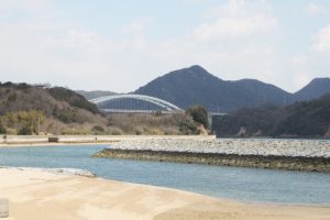 大三島の南海岸から見た大三島橋