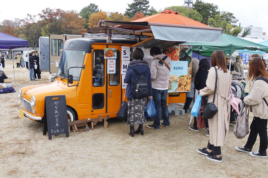 人気のキッチンカーも出店